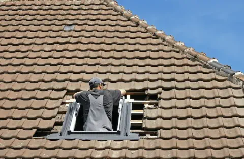Pose de velux - Saint-Même les Carrières